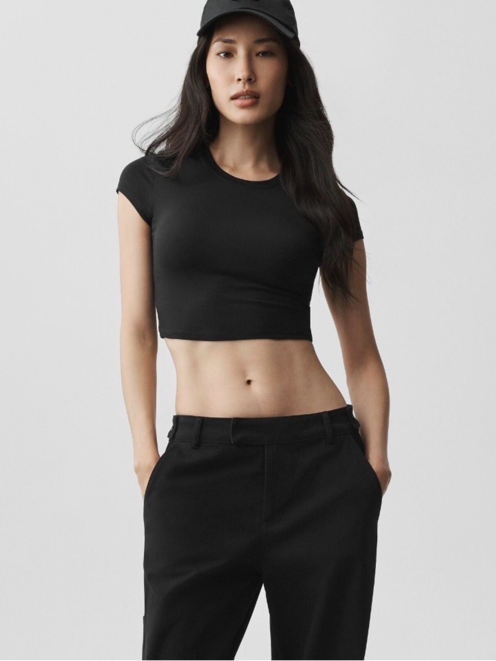 alo yoga crop finesse short sleeve in black size S